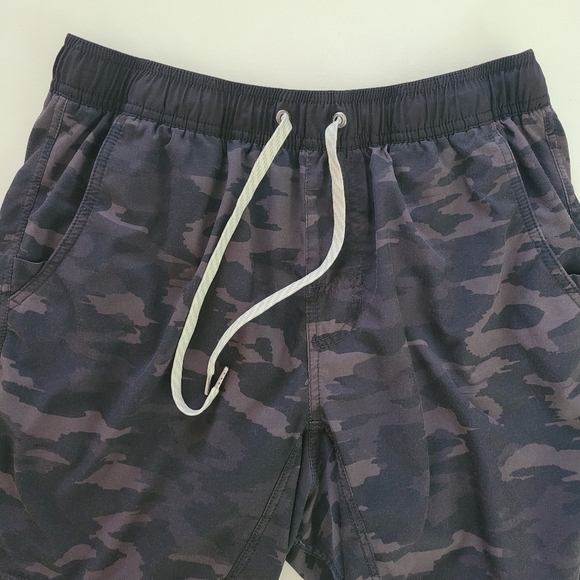 Vuori Kore Short Mens Small Black Watercolor Camo Lined - Picture 3 of 10